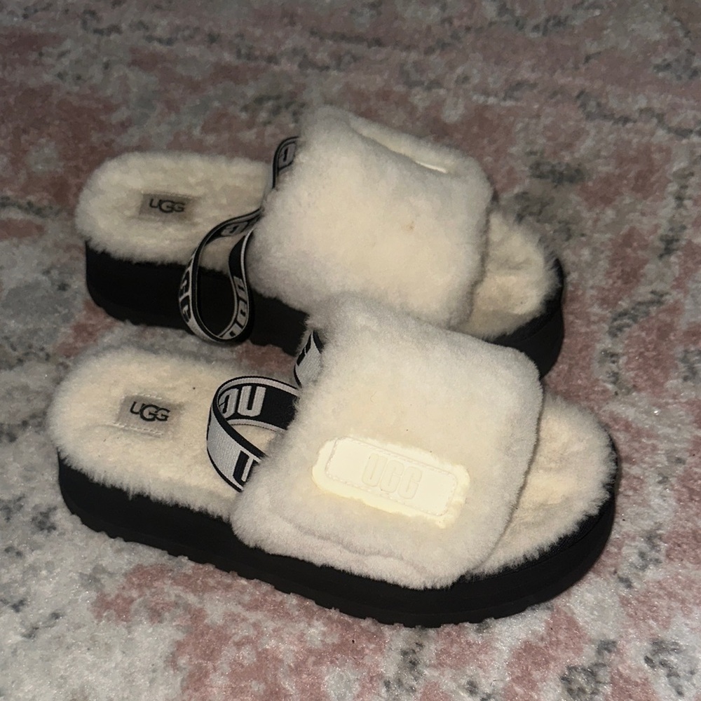UGG Cream Fluffy Slide Sandals